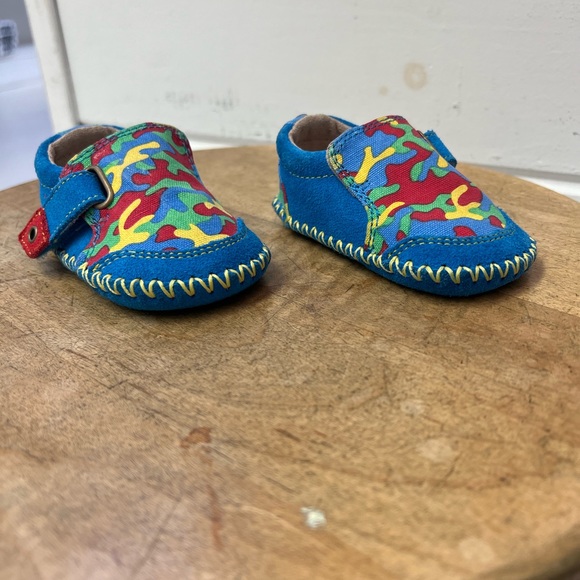 Perfect little Ugg moccasins for babies! Beautiful condition. Newborn size 0/1 - Picture 10 of 15